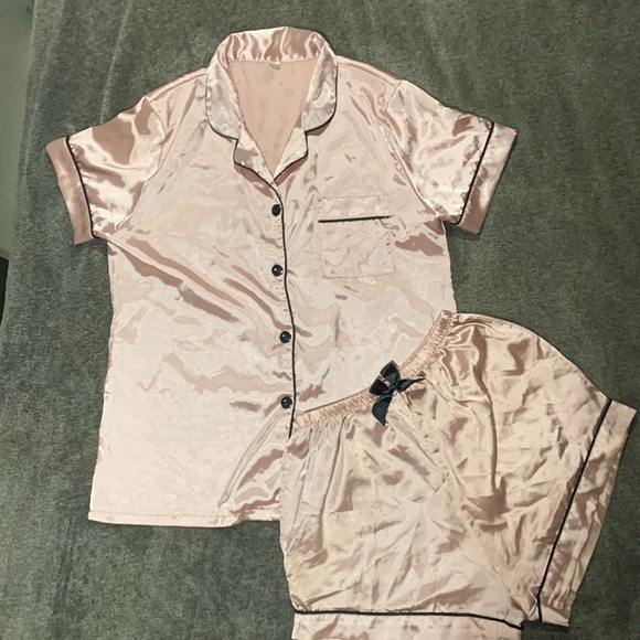 LOT of women’s satin pajamas sets size small - Picture 2 of 4